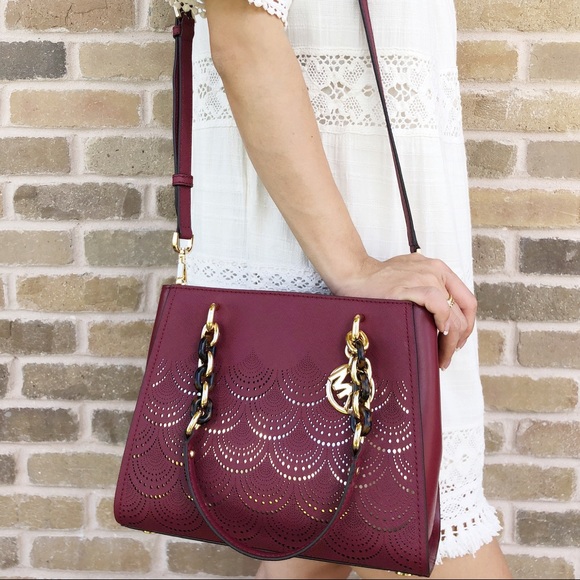 Gaby’sBags👜💕-NWT Michael Kors Medium Tote - Picture 5 of 8